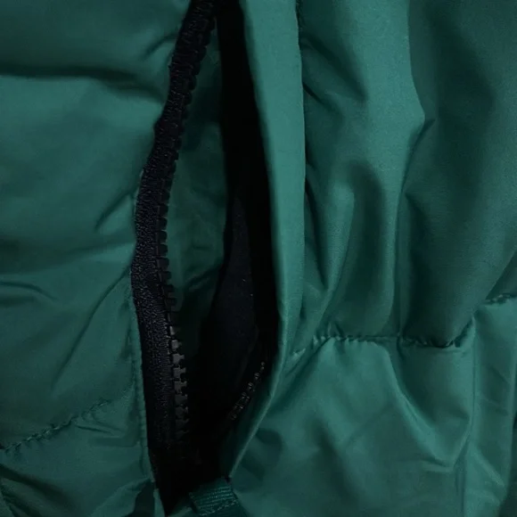 Amazon Essentials Boys Heavyweight Hooded Puffer Jacket Green Navy Color Block - Picture 10 of 15